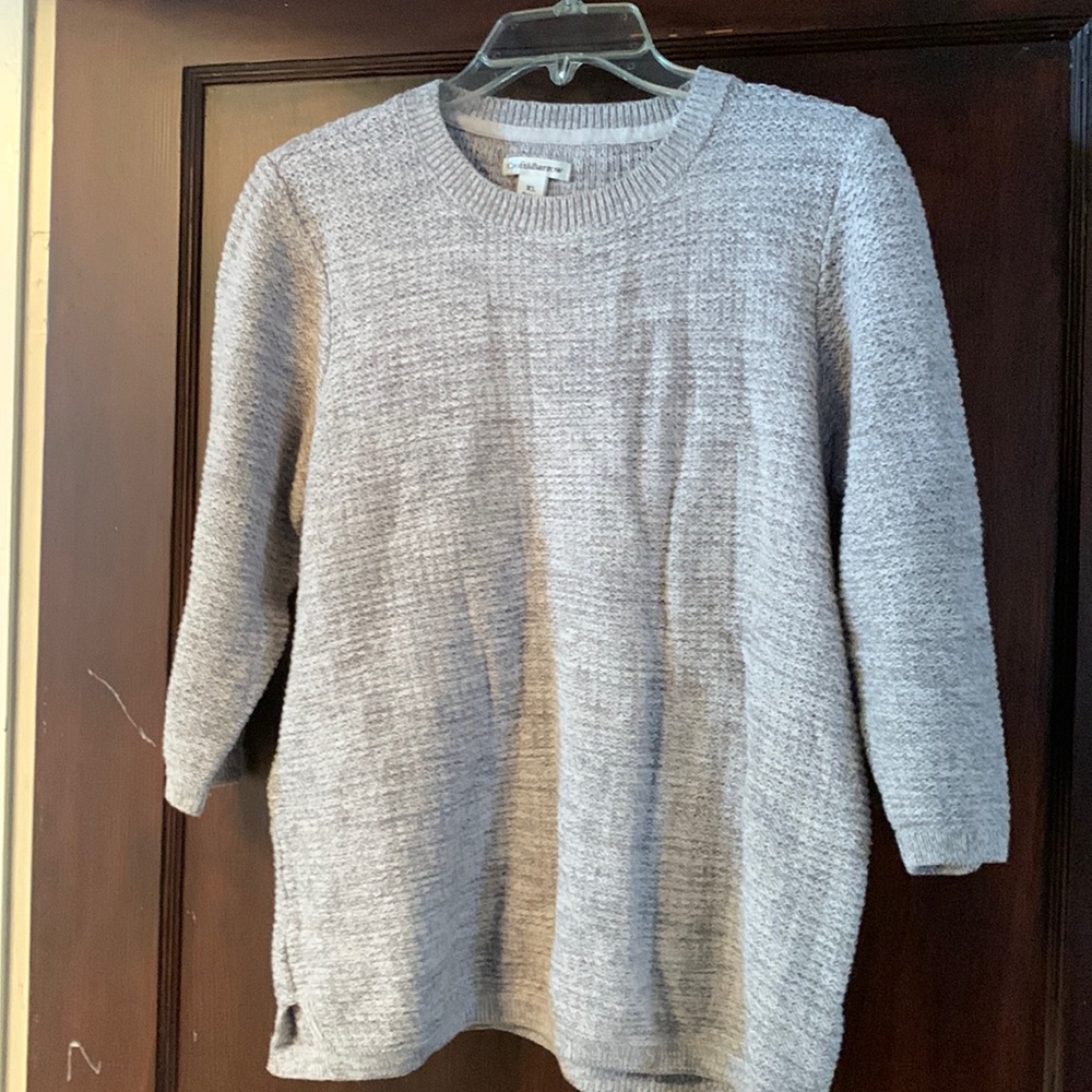 Gray, 3/4 length sleeve sweater